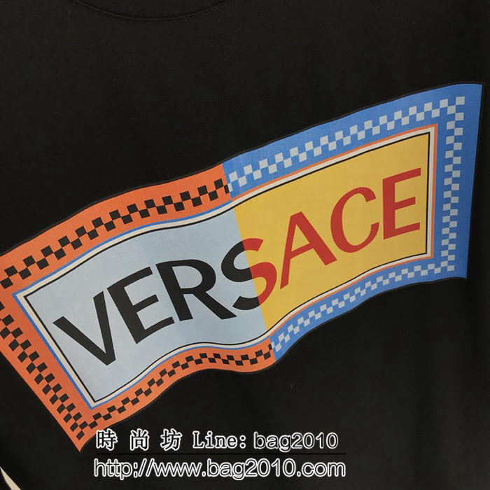VERSACE範思哲 19早春新款短袖 官網最新拼色 彩LOGO印花短袖 雙股絲光棉面料 高版本男女同款 ydi2032